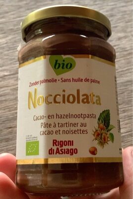 Pâte à tartiner au cacao et noisettes