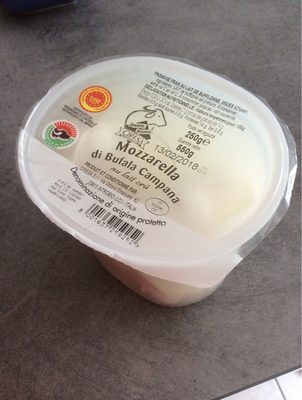 Mozzarella Di bufala campana DOP