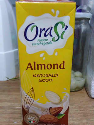 Latte di Mandorla