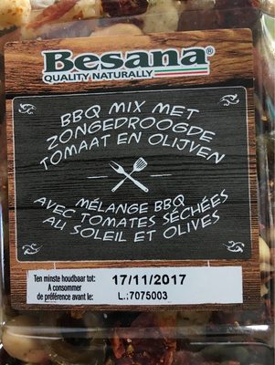 Melange bbq tomates olives