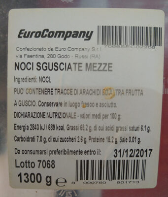 Noci sgusciate mezze