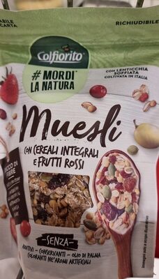 Muesli con cereali integrali e frutti rossi