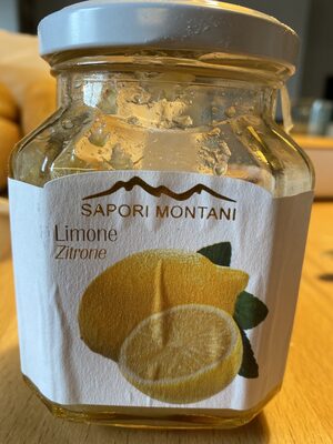 Marmellata di limoni con scorze affettate
