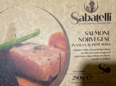 Salmone norvegese in salsa al pepe rosa