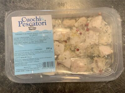 Tocchetti di pesce spada con granella di limone