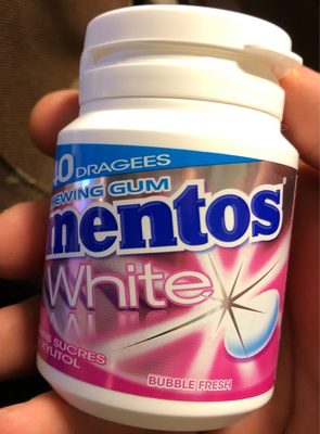 Mentos white bubble gum