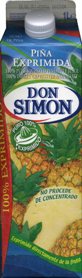 Zumo de piña exprimido refrigerado