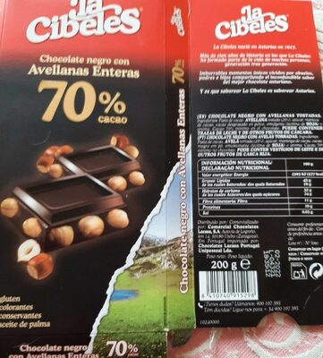 Chocolate negro con avellanas enteras