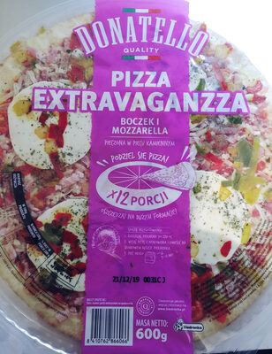 Pizza z boczkiem i serem mozzarella