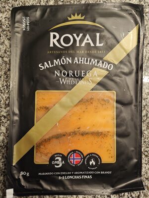 Salmón ahumado marinado con eneldo