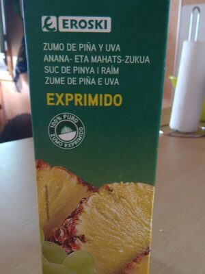 Zumo de piña y uva exprimido