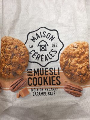 Big muesli cookies