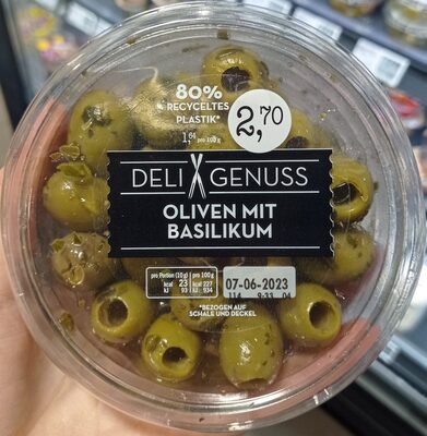 Oliven mit basilikum