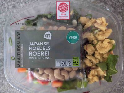 Maaltijdsalade Japanse noedels roerei miso dressing