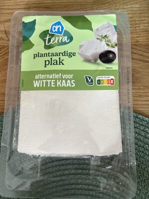 Plantaardige plak alternatief voor witte kaas