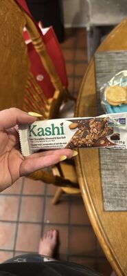 Dark Chocolate, Almond & Sea Salt Chewy Chia Whole Grain Bar