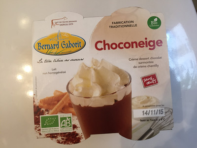 Choconeige, crème dessert chocolat surmontée de crème chantilly sans œufs
