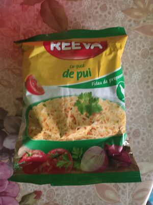 Instant soup with chicken flavor