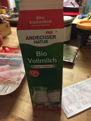 Frische Bio-Weidemilch