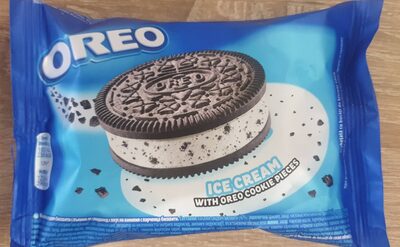 Ice-cream with oreo cookie pieces
