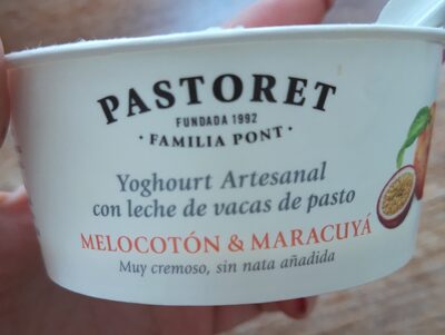 Yogur artesanal cremoso con melocotón y maracuyá sin gluten
