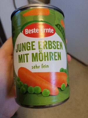 Junge Erbsen mit Möhren